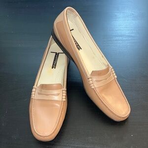 Trotters Francie II Classic Penny Loafer honey soft leather comfort Sz 11 S